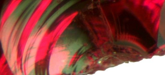 Fractura concoidea en un vidrio