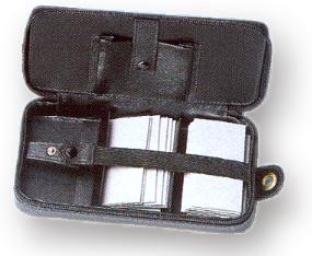 Estuche portapapelinas con cremallera y separadores.