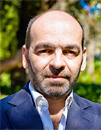 Rui Galopim de Carvalho es un gemólogo portugués especialista en joyería antigua