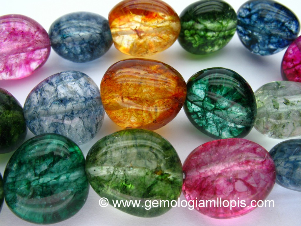 cuarzo cristal de roca craquelado y teñido