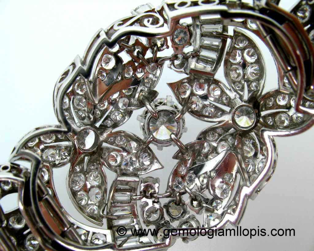 Dorso de la pulsera de diamantes