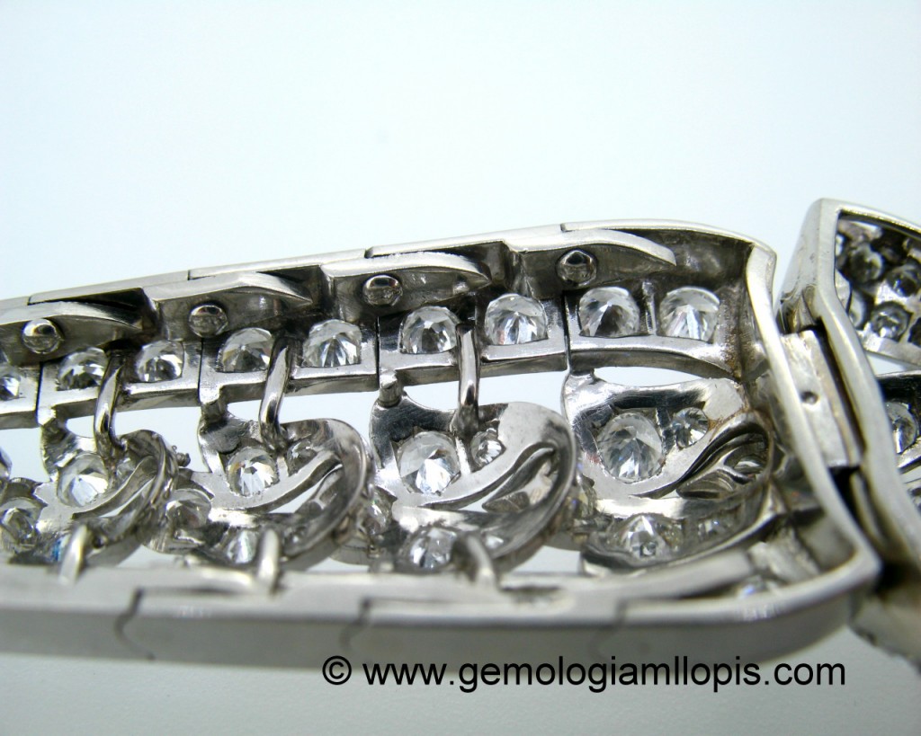Dorso de la pulsera de diamantes
