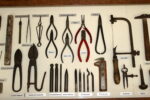 Cuadro de Herramientas de Artesano Joyero - Imagen 4